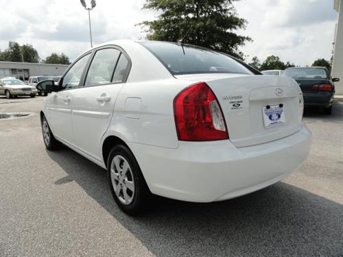 Hyundai Accent 2009 photo 3