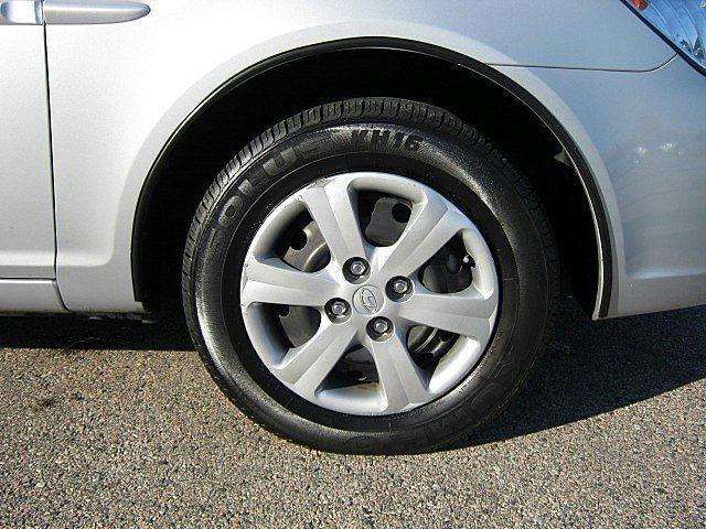 Hyundai Accent 2009 photo 1