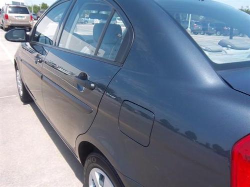 Hyundai Accent 2009 photo 4
