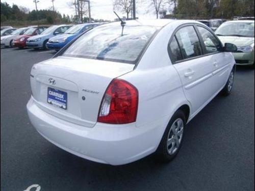 Hyundai Accent 2009 photo 2