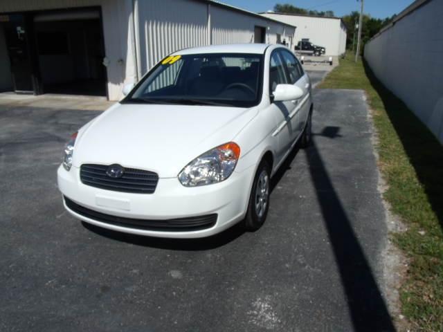 Hyundai Accent 2009 photo 1