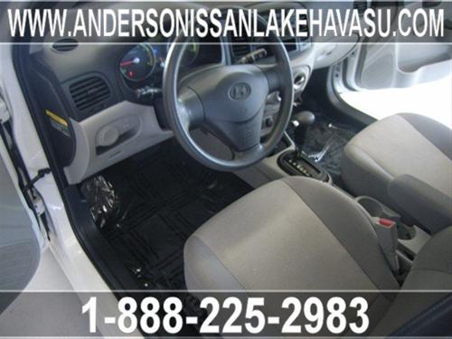 Hyundai Accent 2009 photo 2