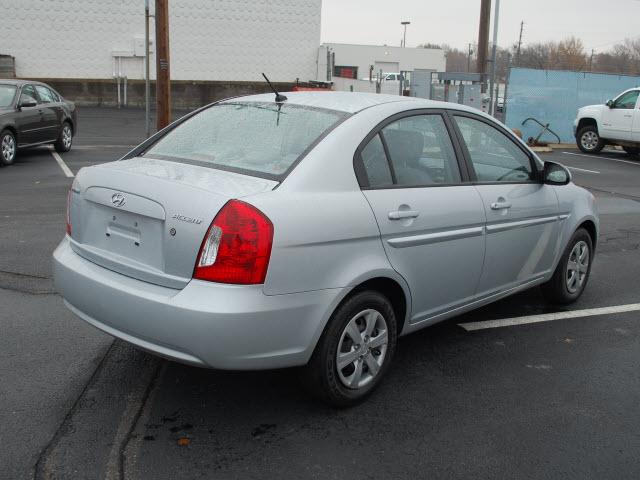 Hyundai Accent 2009 photo 4