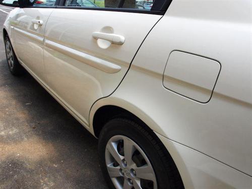 Hyundai Accent 2009 photo 3