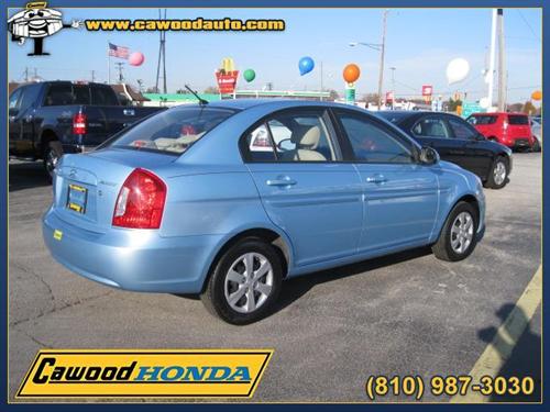 Hyundai Accent 2009 photo 1