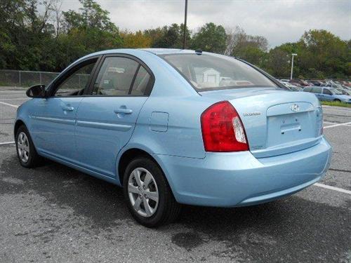 Hyundai Accent 2009 photo 2