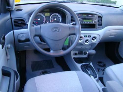 Hyundai Accent 2009 photo 2