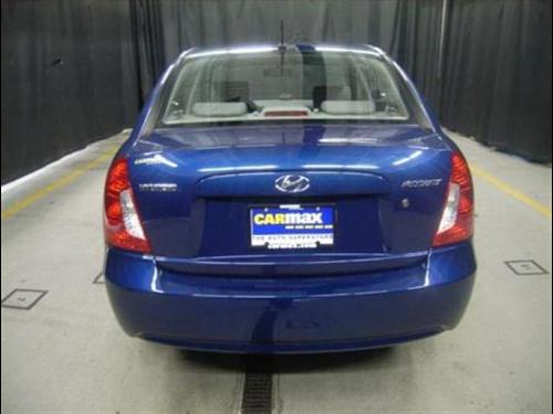 Hyundai Accent 2009 photo 2