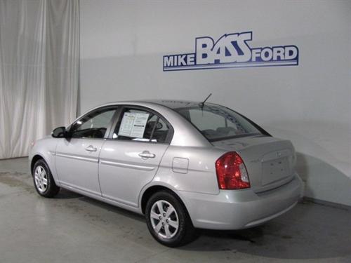 Hyundai Accent 2009 photo 2