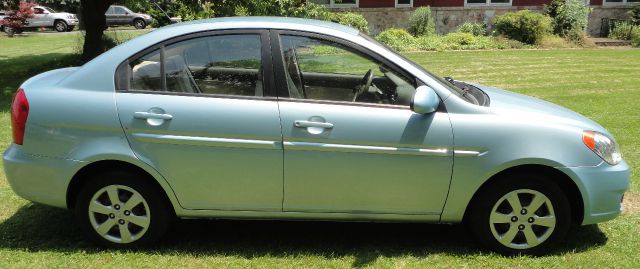 Hyundai Accent 2009 photo 2