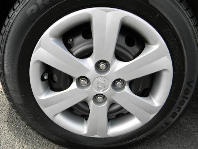 Hyundai Accent FWD 4dr Sport Unspecified