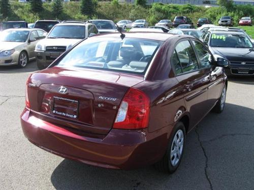 Hyundai Accent 2009 photo 2