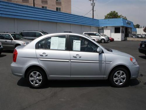 Hyundai Accent 2009 photo 2