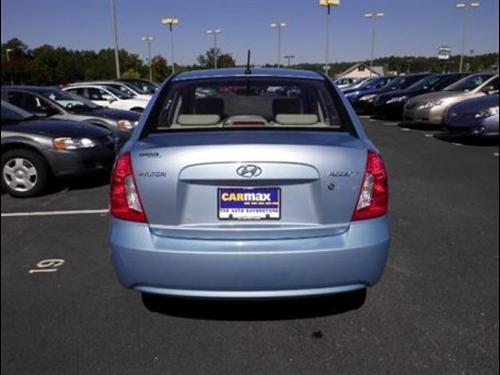 Hyundai Accent 2009 photo 3