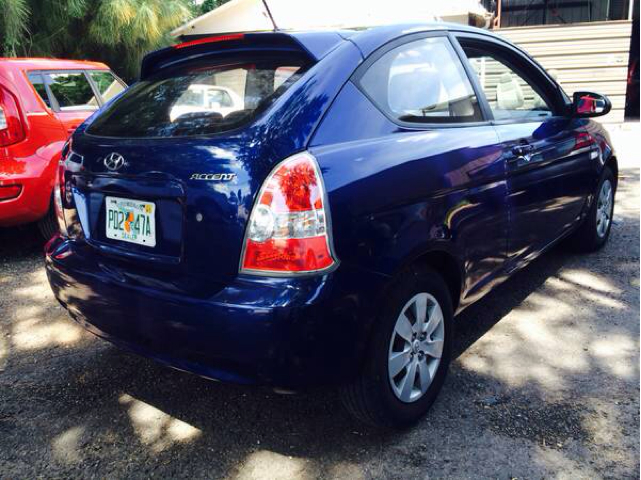 Hyundai Accent 2009 photo 1