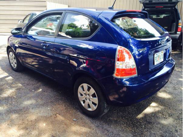 Hyundai Accent 2009 photo 2
