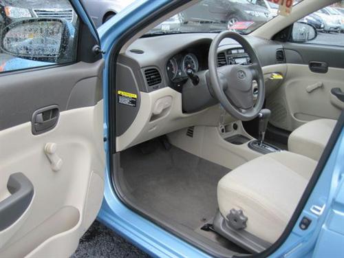 Hyundai Accent 2009 photo 1