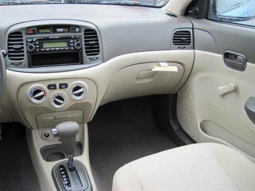 Hyundai Accent 2009 photo 2