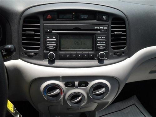 Hyundai Accent 2009 photo 1