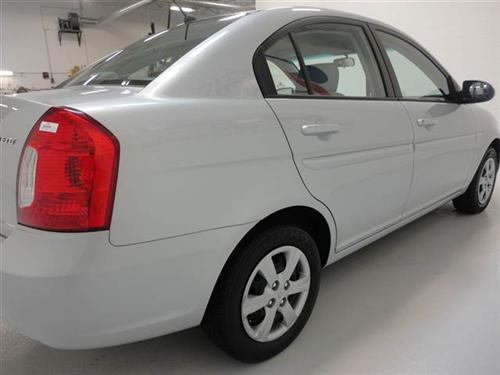 Hyundai Accent 2009 photo 3