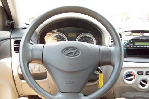 Hyundai Accent 2009 photo 1