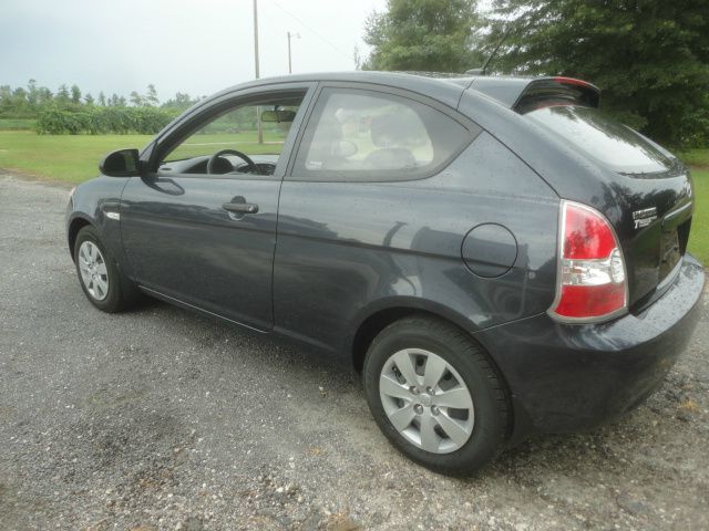 Hyundai Accent 2009 photo 1