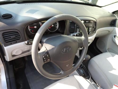 Hyundai Accent 2009 photo 1