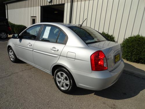 Hyundai Accent 2009 photo 4