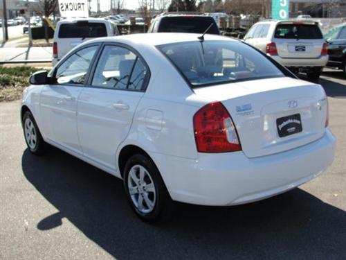 Hyundai Accent 2009 photo 1