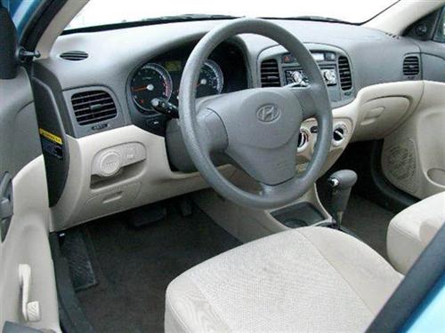 Hyundai Accent 2009 photo 2
