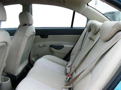 Hyundai Accent 2009 photo 4