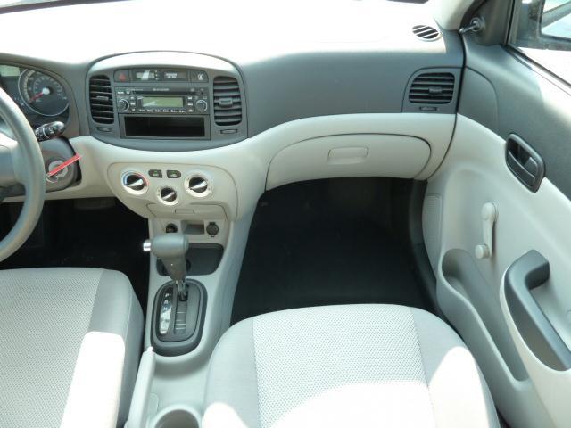 Hyundai Accent 2009 photo 5
