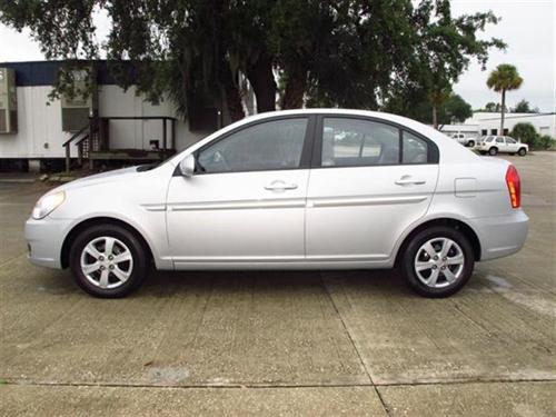 Hyundai Accent 2009 photo 1