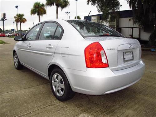 Hyundai Accent 2009 photo 2