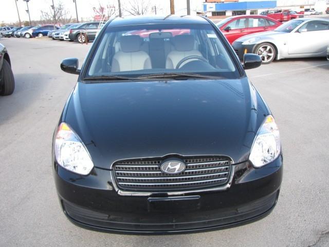 Hyundai Accent 2010 photo 1