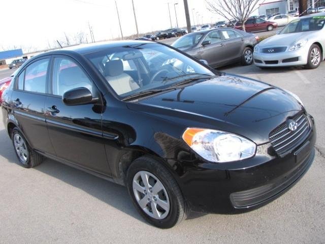Hyundai Accent 2010 photo 2