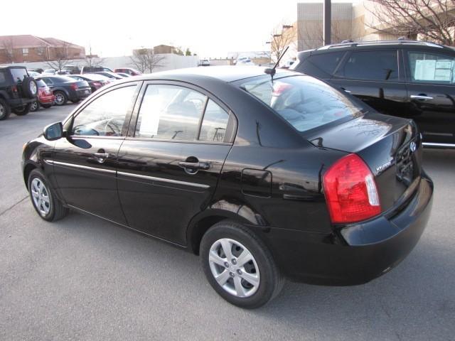 Hyundai Accent 2010 photo 4
