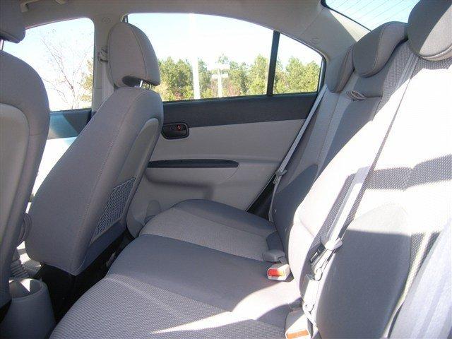 Hyundai Accent 2010 photo 5