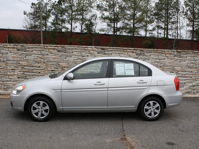 Hyundai Accent 2010 photo 1