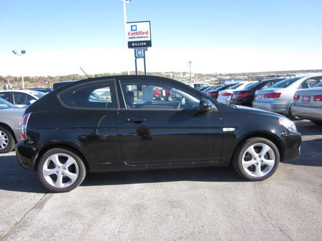 Hyundai Accent 2010 photo 1