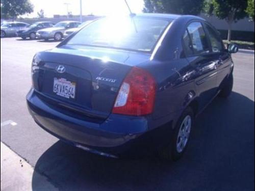 Hyundai Accent 2010 photo 3