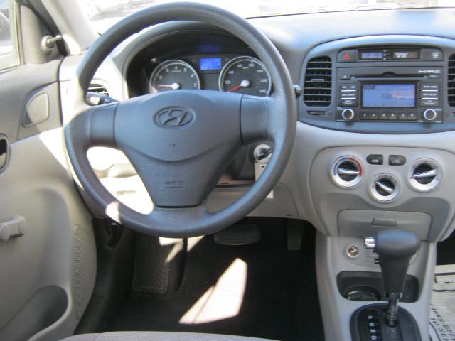 Hyundai Accent 2010 photo 5