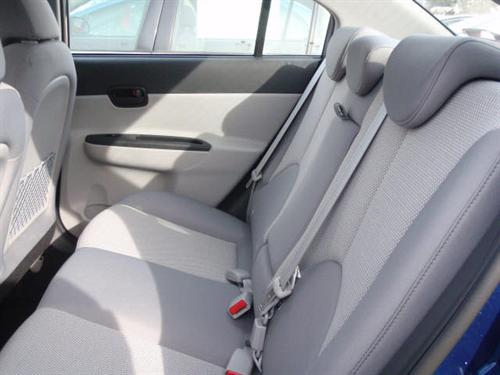 Hyundai Accent 2010 photo 4