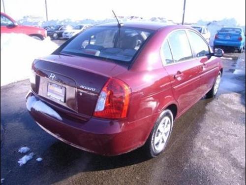 Hyundai Accent 2010 photo 3