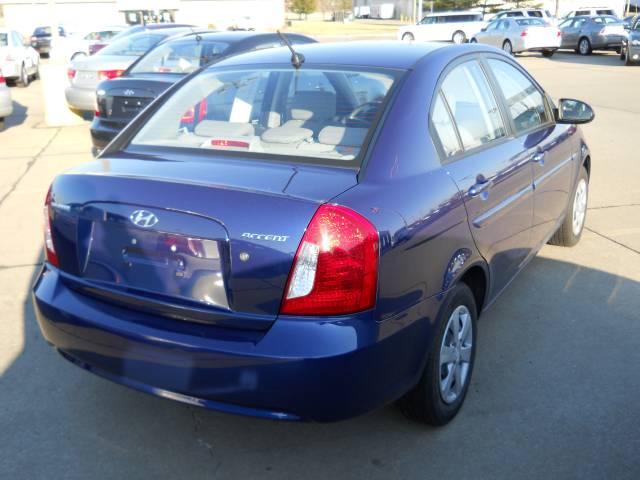 Hyundai Accent 2010 photo 1