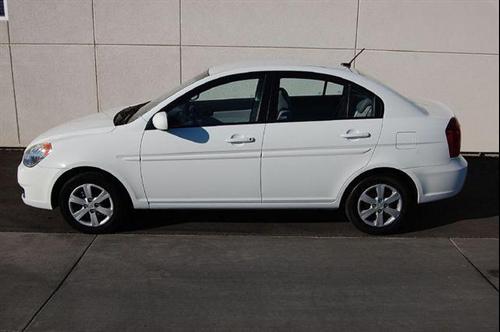 Hyundai Accent 2010 photo 1