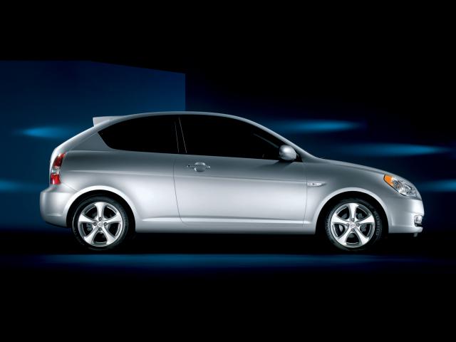 Hyundai Accent 2010 photo 2