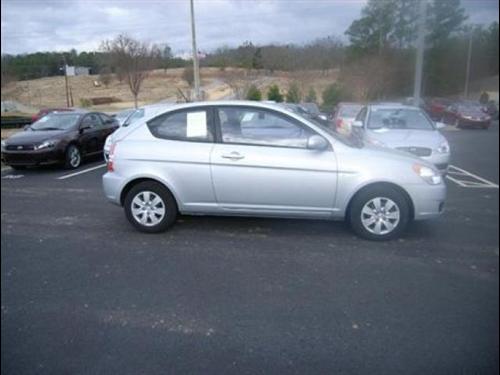 Hyundai Accent 2010 photo 3