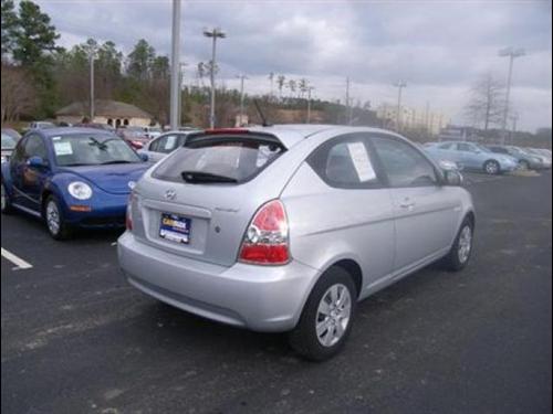 Hyundai Accent 2010 photo 4