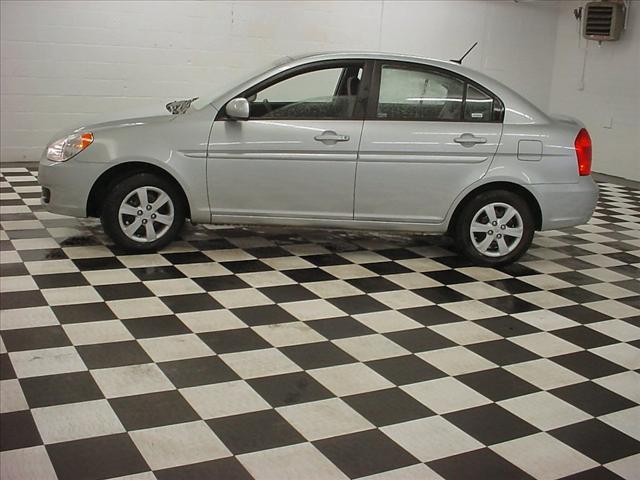 Hyundai Accent 2010 photo 3